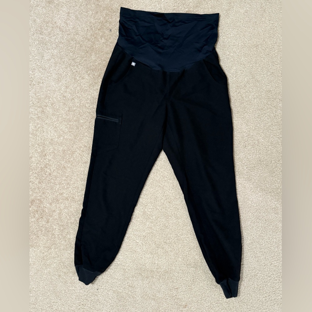 Figs women’s black maternity jogger scrub bottoms- medium